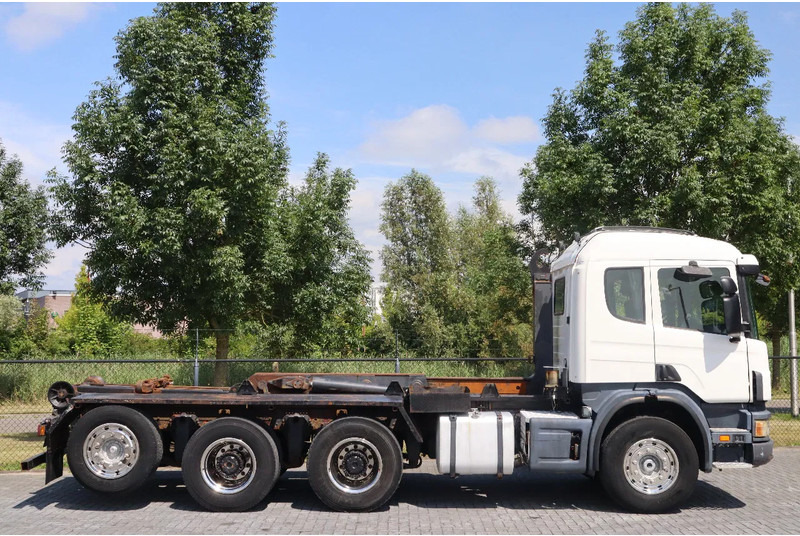 Scania P124-420 | 8X4 | HOOKLIFT | MANUAL | BIG AXLES | EURO 3 - משאית הרמת וו: תמונה 4 Scania P124-420 | 8X4 | HOOKLIFT | MANUAL | BIG AXLES | EURO 3 - משאית הרמת וו: תמונה 4