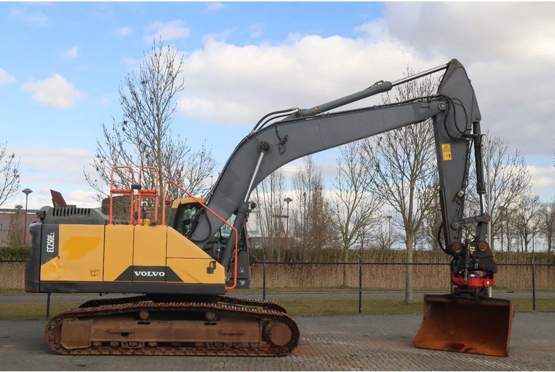 Volvo EC250EL | EC 250 EL | ROTOTILT | BUCKET - מחפר סורק: תמונה 4 Volvo EC250EL | EC 250 EL | ROTOTILT | BUCKET - מחפר סורק: תמונה 4