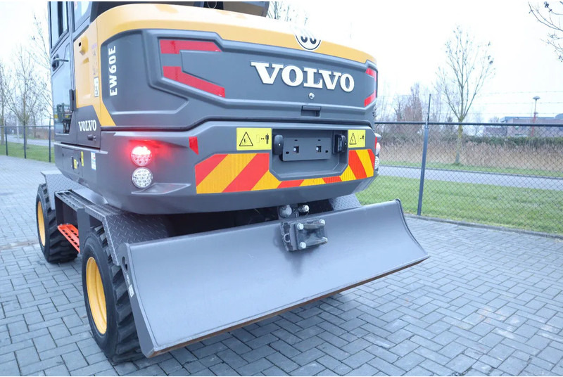 מחפר גלגלים Volvo EW 60 E | DEMO | 30 KM/H | ROTOTILT + GRIPPER | BUCKET: תמונה 10