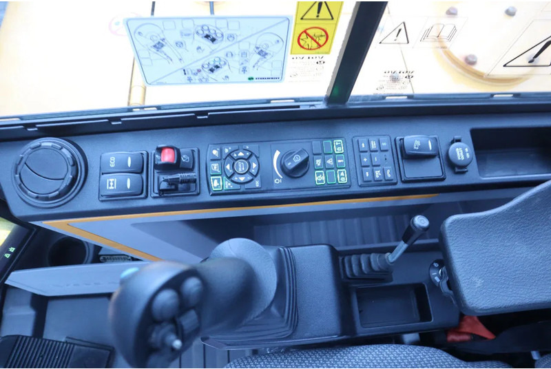 מחפר גלגלים Volvo EW 60 E | DEMO | 30 KM/H | ROTOTILT + GRIPPER | BUCKET: תמונה 18