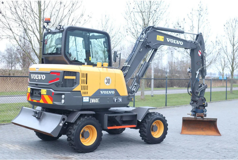 מחפר גלגלים Volvo EW 60 E | DEMO | 30 KM/H | ROTOTILT + GRIPPER | BUCKET: תמונה 6