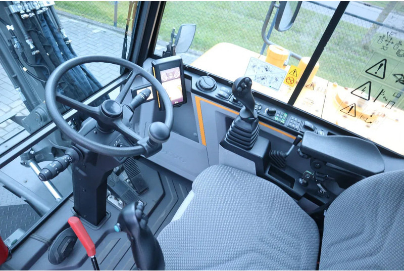 מחפר גלגלים Volvo EW 60 E | DEMO | 30 KM/H | ROTOTILT + GRIPPER | BUCKET: תמונה 17