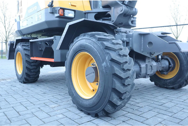 מחפר גלגלים Volvo EW 60 E | DEMO | 30 KM/H | ROTOTILT + GRIPPER | BUCKET: תמונה 8