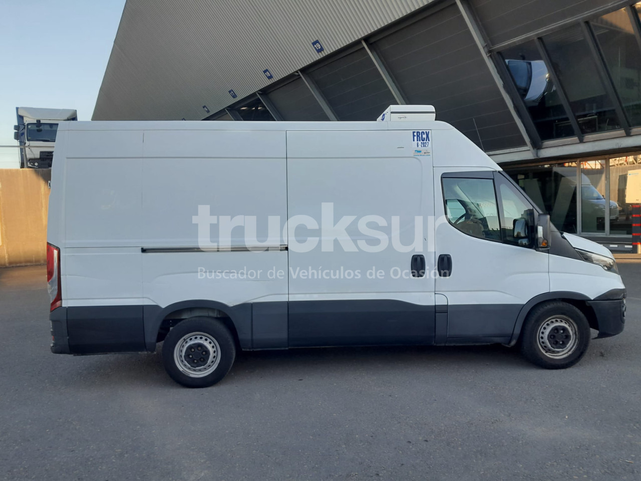 IVECO 35S12 12M3 FRC-X - כלי רכב מסחרי עם תיבה: תמונה 5 IVECO 35S12 12M3 FRC-X - כלי רכב מסחרי עם תיבה: תמונה 5