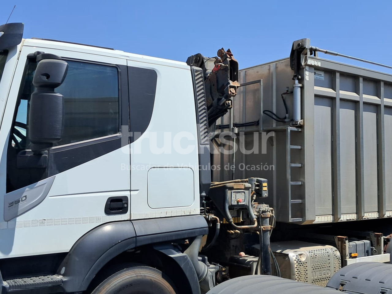 IVECO AT260SY/PS 360CV ejes 6x2*4 - מזהיר, משאית מנוף: תמונה 3 IVECO AT260SY/PS 360CV ejes 6x2*4 - מזהיר, משאית מנוף: תמונה 3
