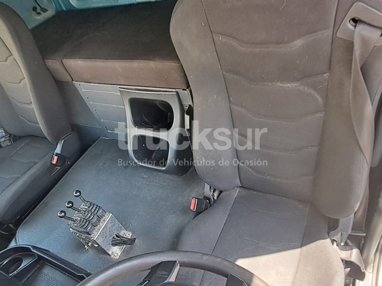 מזהיר, משאית מנוף IVECO AT260SY/PS 360CV: תמונה 17