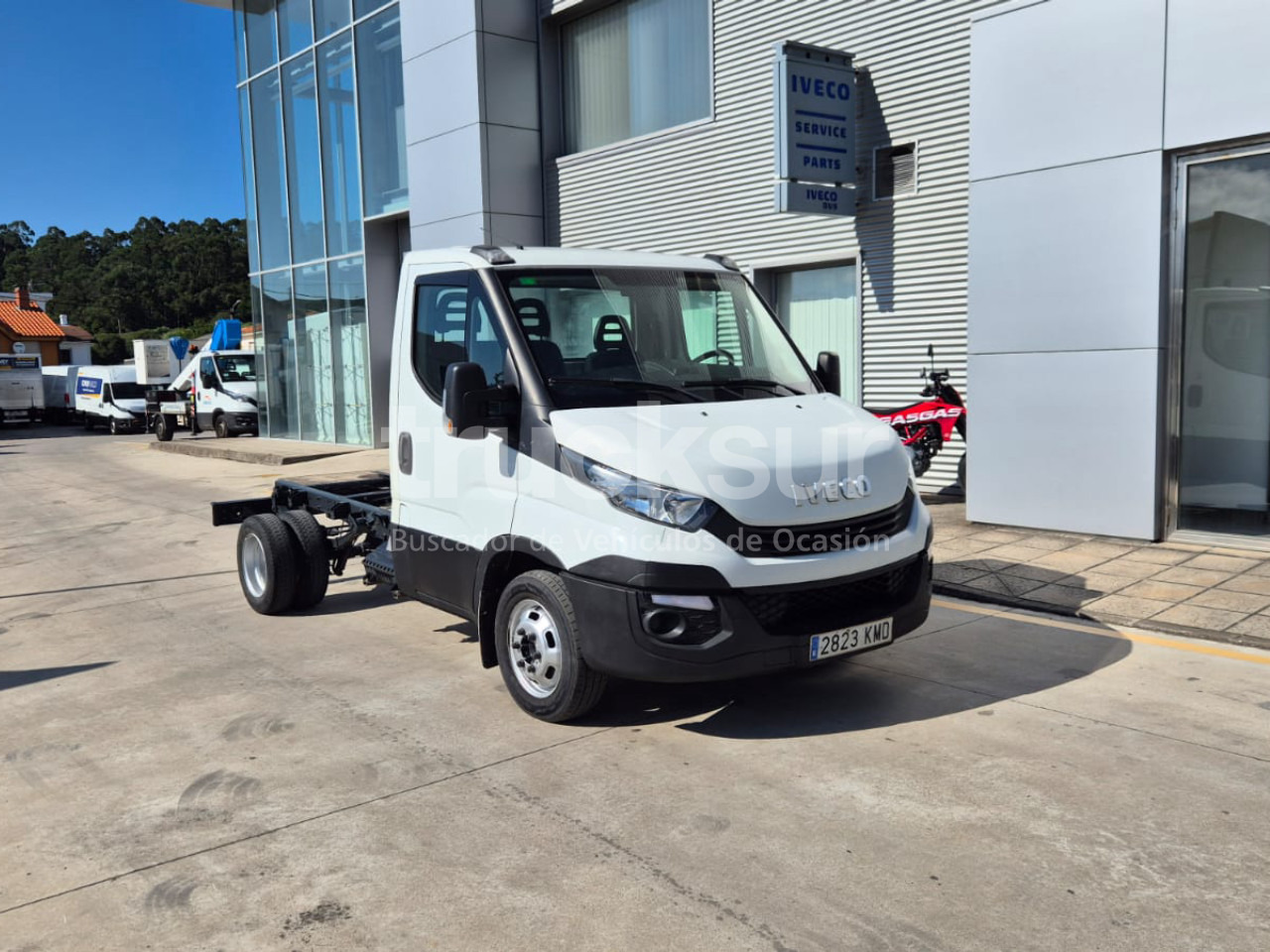 IVECO DAILY 35C15 - משאית עם שלדת תא: תמונה 2 IVECO DAILY 35C15 - משאית עם שלדת תא: תמונה 2