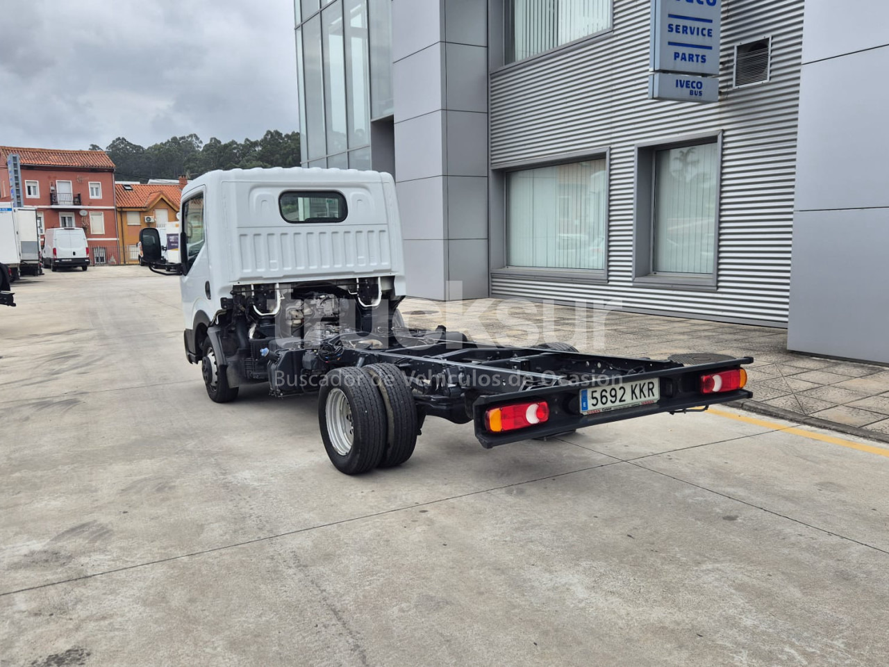 NISSAN NT 400 - משאית עם שלדת תא: תמונה 5 NISSAN NT 400 - משאית עם שלדת תא: תמונה 5