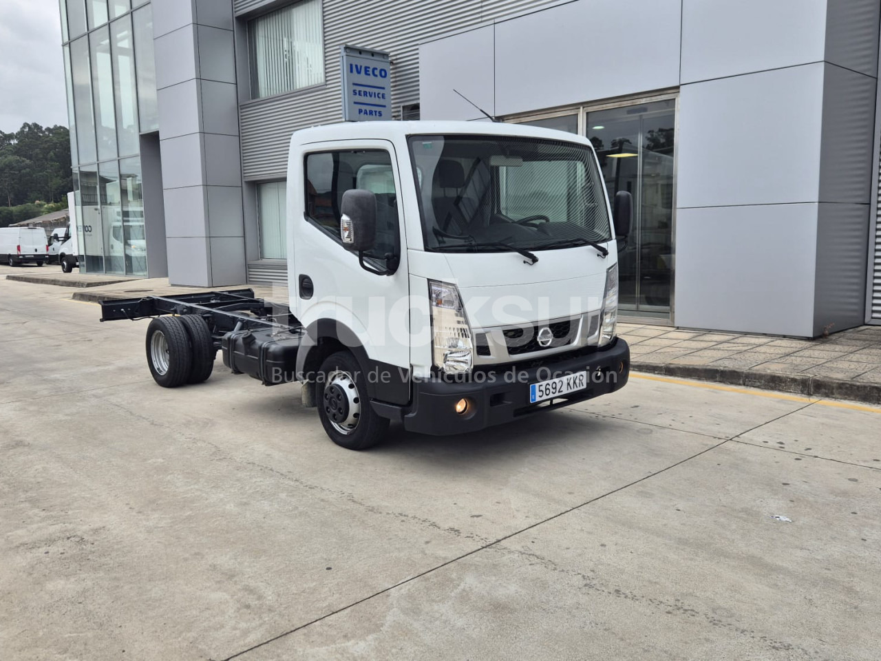 NISSAN NT 400 - משאית עם שלדת תא: תמונה 2 NISSAN NT 400 - משאית עם שלדת תא: תמונה 2