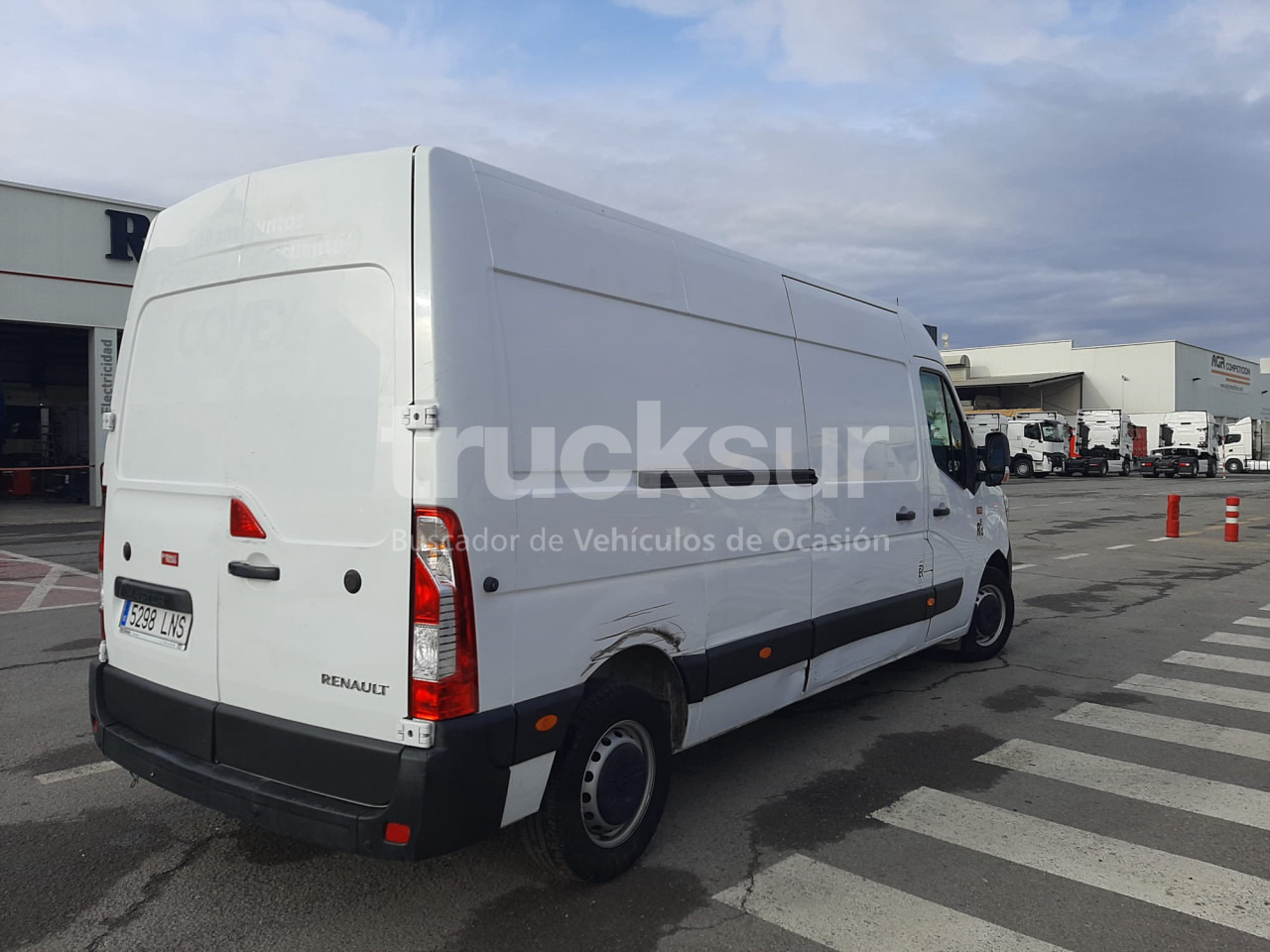 RENAULT 130.35 L3H2 - כלי רכב מסחרי עם תיבה: תמונה 4 RENAULT 130.35 L3H2 - כלי רכב מסחרי עם תיבה: תמונה 4