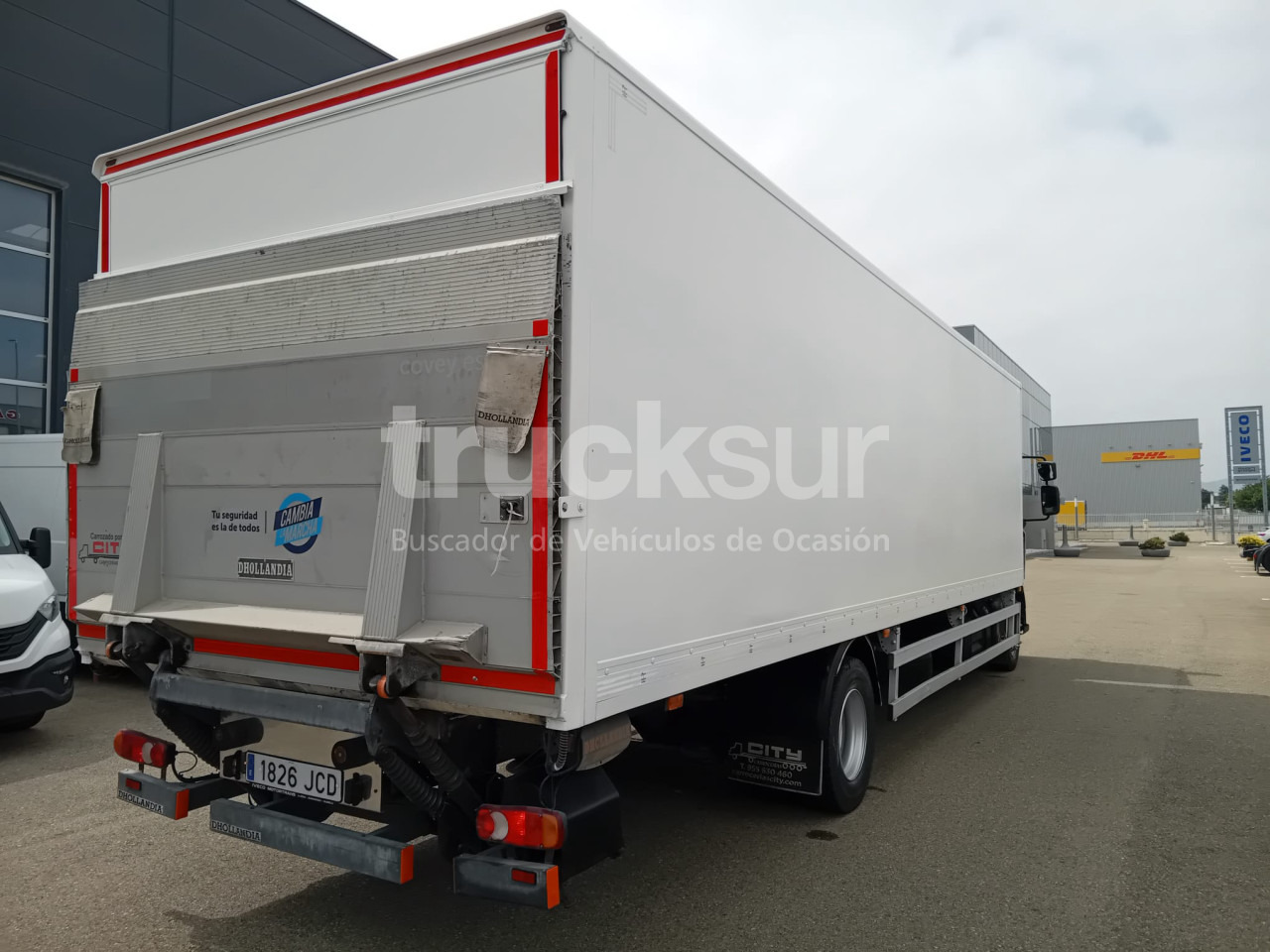 RENAULT D 12.240 - משאית תיבה: תמונה 4 RENAULT D 12.240 - משאית תיבה: תמונה 4