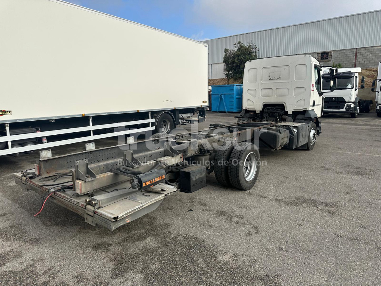 RENAULT D12.210 - משאית עם שלדת תא: תמונה 2 RENAULT D12.210 - משאית עם שלדת תא: תמונה 2