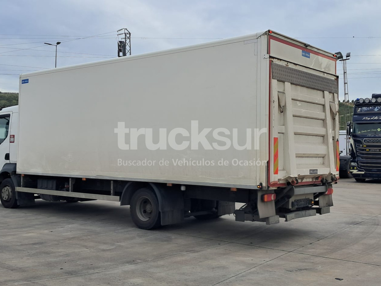RENAULT D12.240 - משאית תיבה: תמונה 4 RENAULT D12.240 - משאית תיבה: תמונה 4