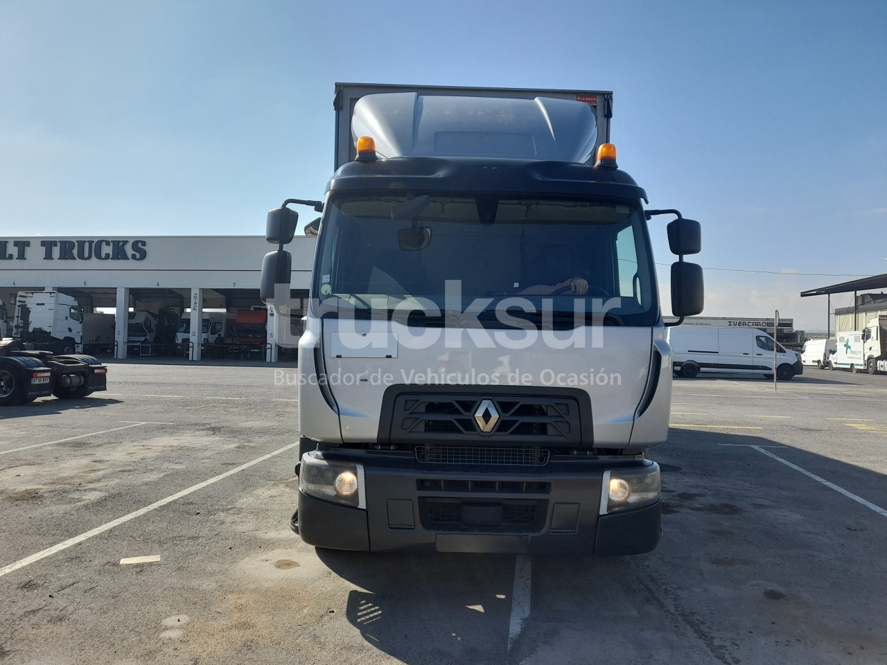 RENAULT D320.26 ejes 6x2*4 - משאית וילונות צד: תמונה 3 RENAULT D320.26 ejes 6x2*4 - משאית וילונות צד: תמונה 3