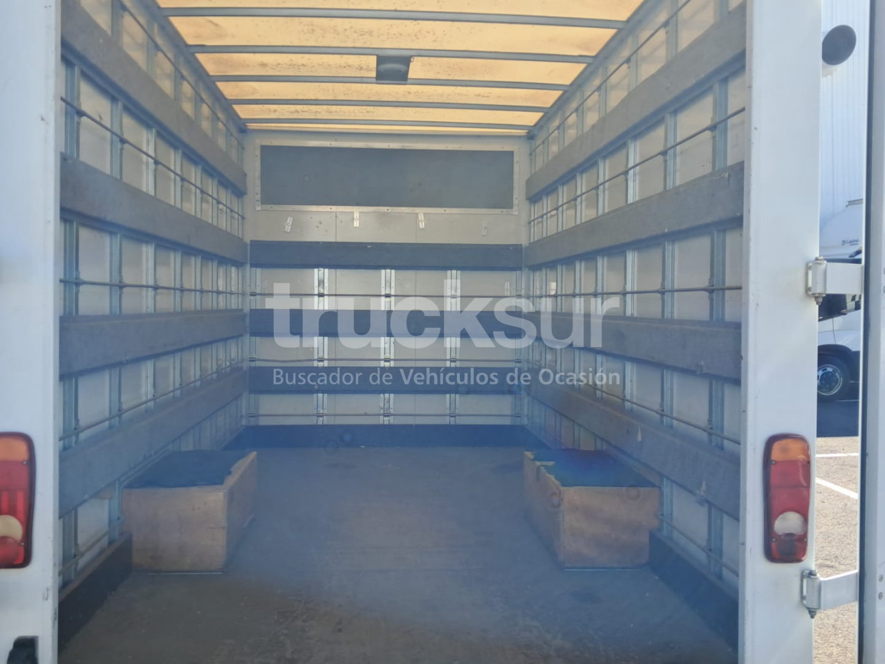 RENAULT MASTER 130.35 - כלי רכב מסחרי עם תיבה: תמונה 5 RENAULT MASTER 130.35 - כלי רכב מסחרי עם תיבה: תמונה 5