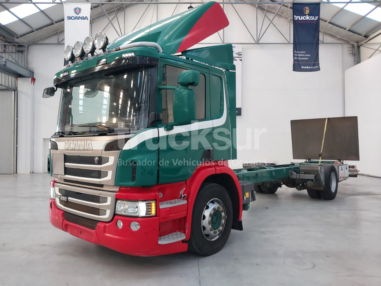 SCANIA P280.18 - משאית עם שלדת תא: תמונה 1 SCANIA P280.18 - משאית עם שלדת תא: תמונה 1