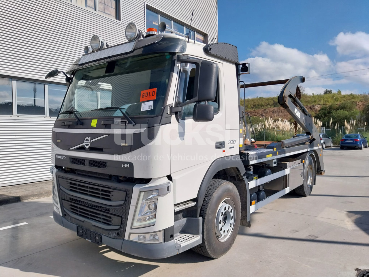 VOLVO FM 330HP - משאית דילוג העמסה: תמונה 1 VOLVO FM 330HP - משאית דילוג העמסה: תמונה 1
