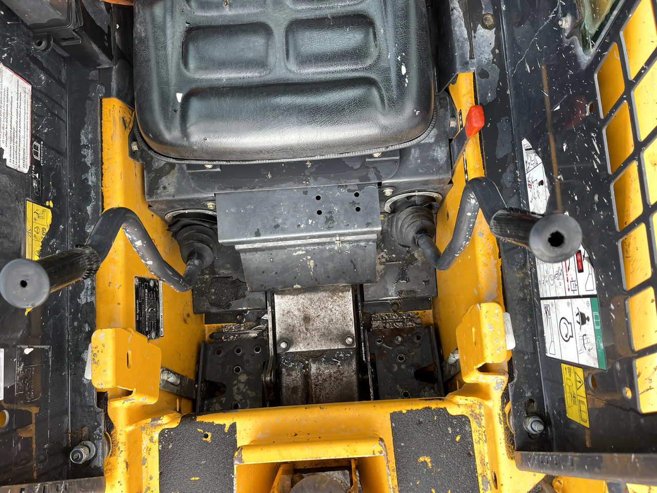 מעמיס היגוי החלקה BOBCAT S70: תמונה 9