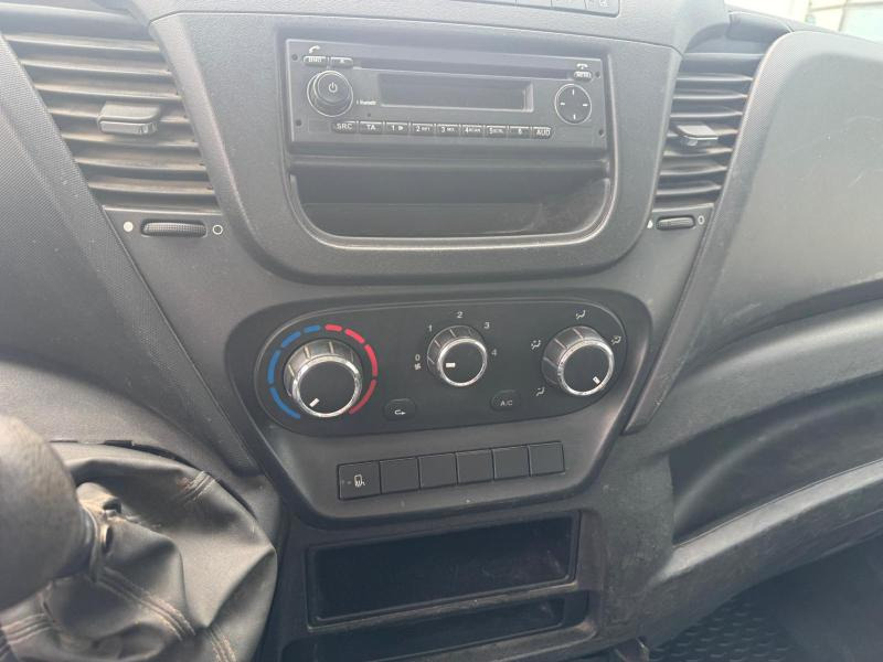 כלי רכב מסחרי מזהיר Iveco Daily 35C15: תמונה 17
