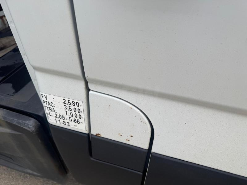 Iveco Daily 35C15 - כלי רכב מסחרי מזהיר: תמונה 5 Iveco Daily 35C15 - כלי רכב מסחרי מזהיר: תמונה 5