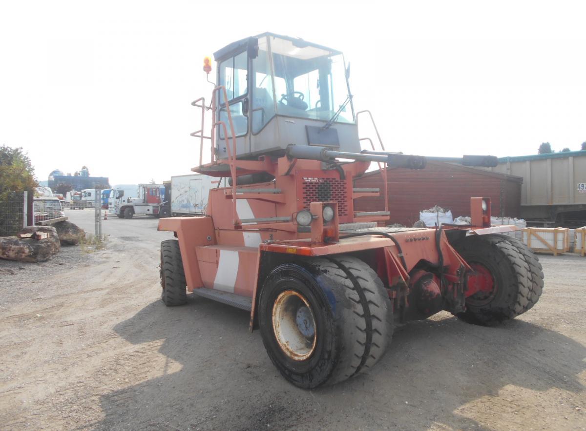 Kalmar DCD70 - מפעיל מכולות: תמונה 1 Kalmar DCD70 - מפעיל מכולות: תמונה 1