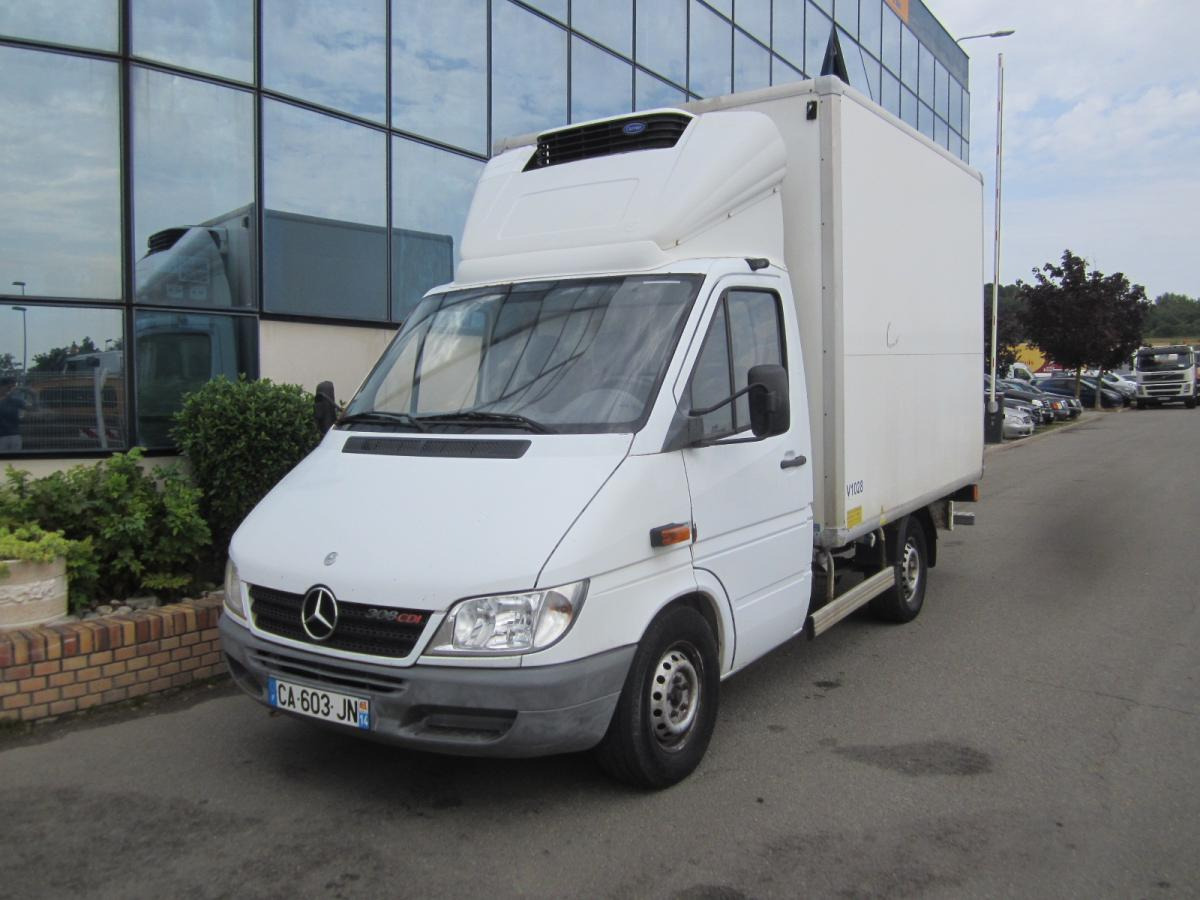 Mercedes 308D - כלי רכב מסחרי לקירור: תמונה 1 Mercedes 308D - כלי רכב מסחרי לקירור: תמונה 1