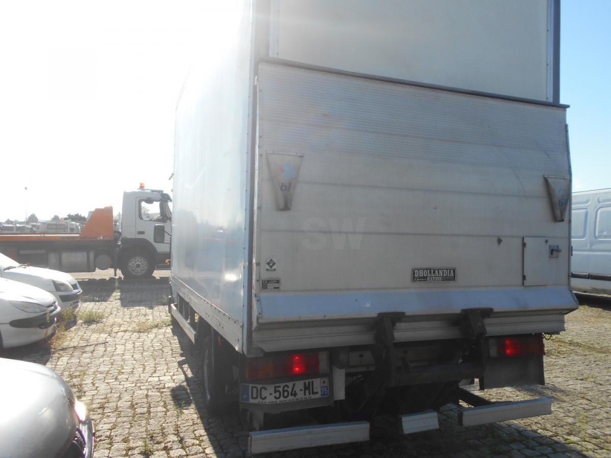 Mercedes 411 - כלי רכב מסחרי עם תיבה: תמונה 5 Mercedes 411 - כלי רכב מסחרי עם תיבה: תמונה 5