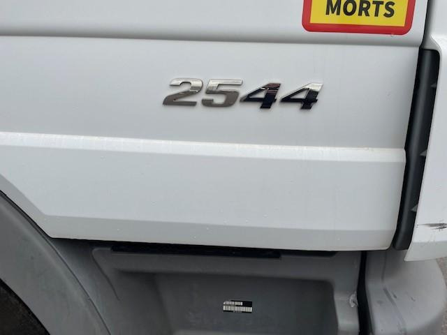 Mercedes Actros 2544 - משאית הרמת וו: תמונה 3 Mercedes Actros 2544 - משאית הרמת וו: תמונה 3