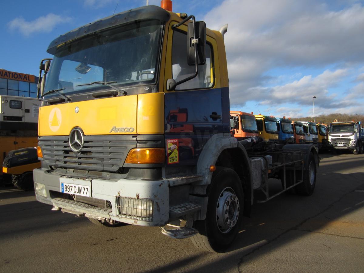 Mercedes Atego 1823 - משאית הרמת וו: תמונה 1 Mercedes Atego 1823 - משאית הרמת וו: תמונה 1