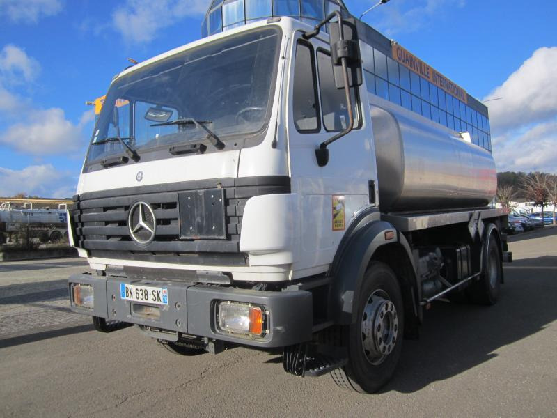 Mercedes SK 2024 - משאית מכל: תמונה 1 Mercedes SK 2024 - משאית מכל: תמונה 1
