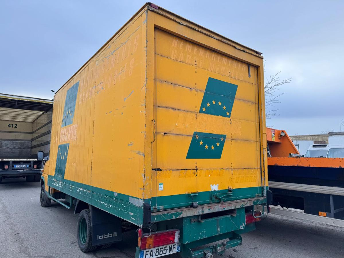 Mercedes Sprinter - כלי רכב מסחרי עם תיבה: תמונה 3 Mercedes Sprinter - כלי רכב מסחרי עם תיבה: תמונה 3