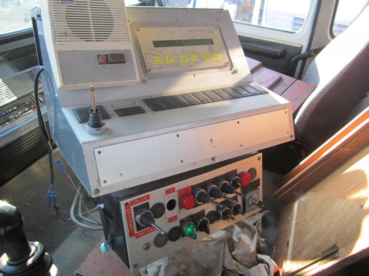 מפיץ אספלט Renault G 300: תמונה 13