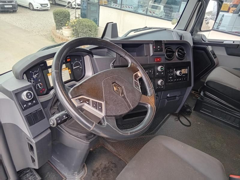 Interior photo 1: יחידת טרקטור Renault Gamme T 480