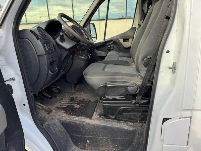 Interior photo 1: כלי רכב מסחרי מזהיר Renault Master 2.3 DCI 150