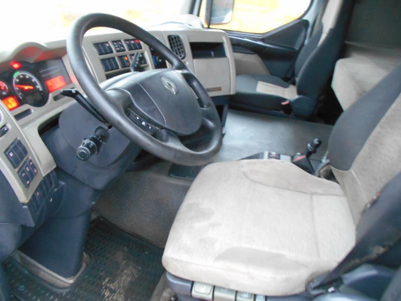 Interior photo 1: יחידת טרקטור Renault Premium Lander 450