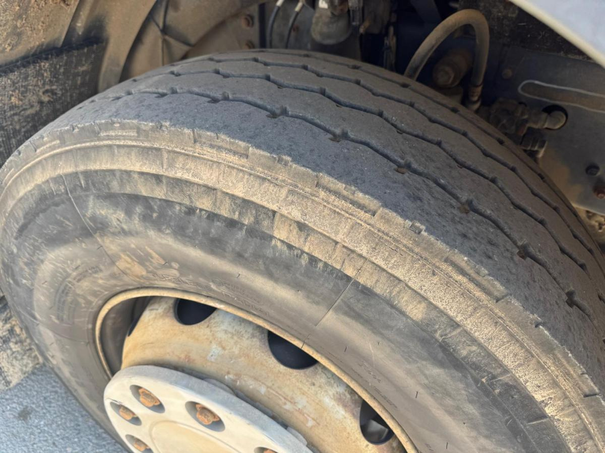 Renault Premium - משאית מכל: תמונה 4 Renault Premium - משאית מכל: תמונה 4