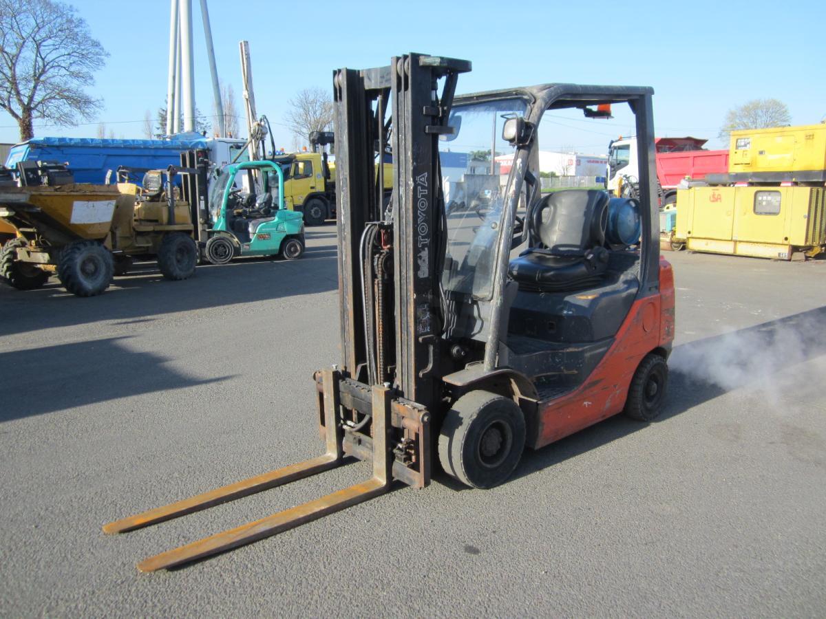 Toyota 02-8FGF18 - מלגזת LPG: תמונה 2 Toyota 02-8FGF18 - מלגזת LPG: תמונה 2