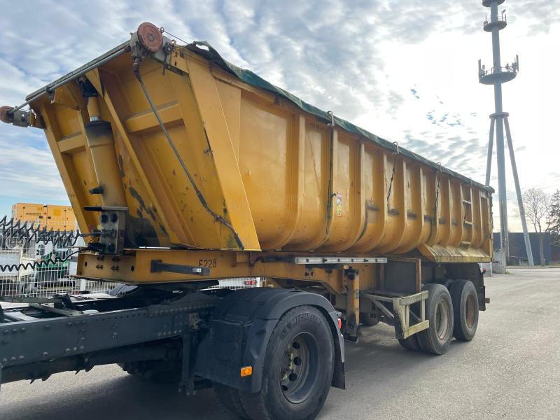 Trailor - סמיטריילר עם מזהיר: תמונה 1 Trailor - סמיטריילר עם מזהיר: תמונה 1