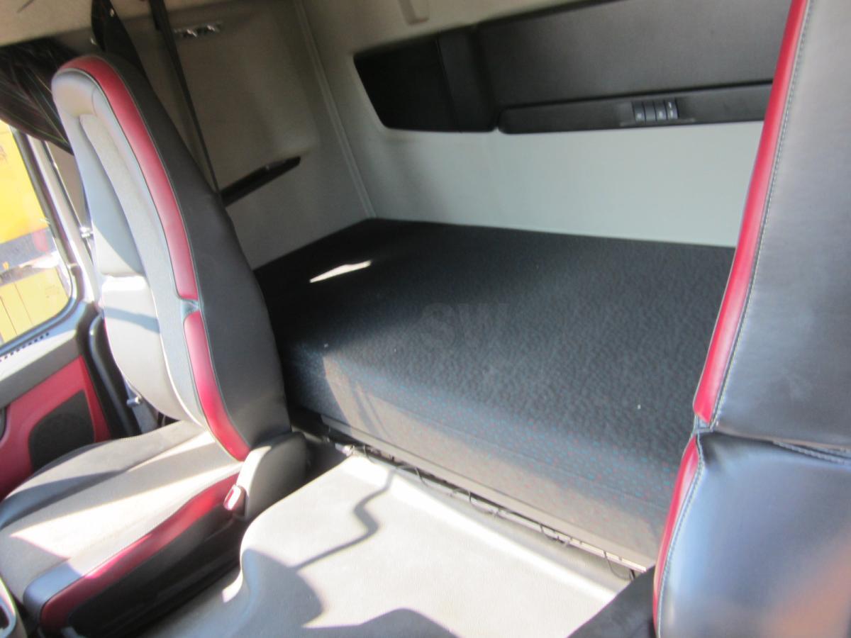יחידת טרקטור Volvo FMX 460: תמונה 10
