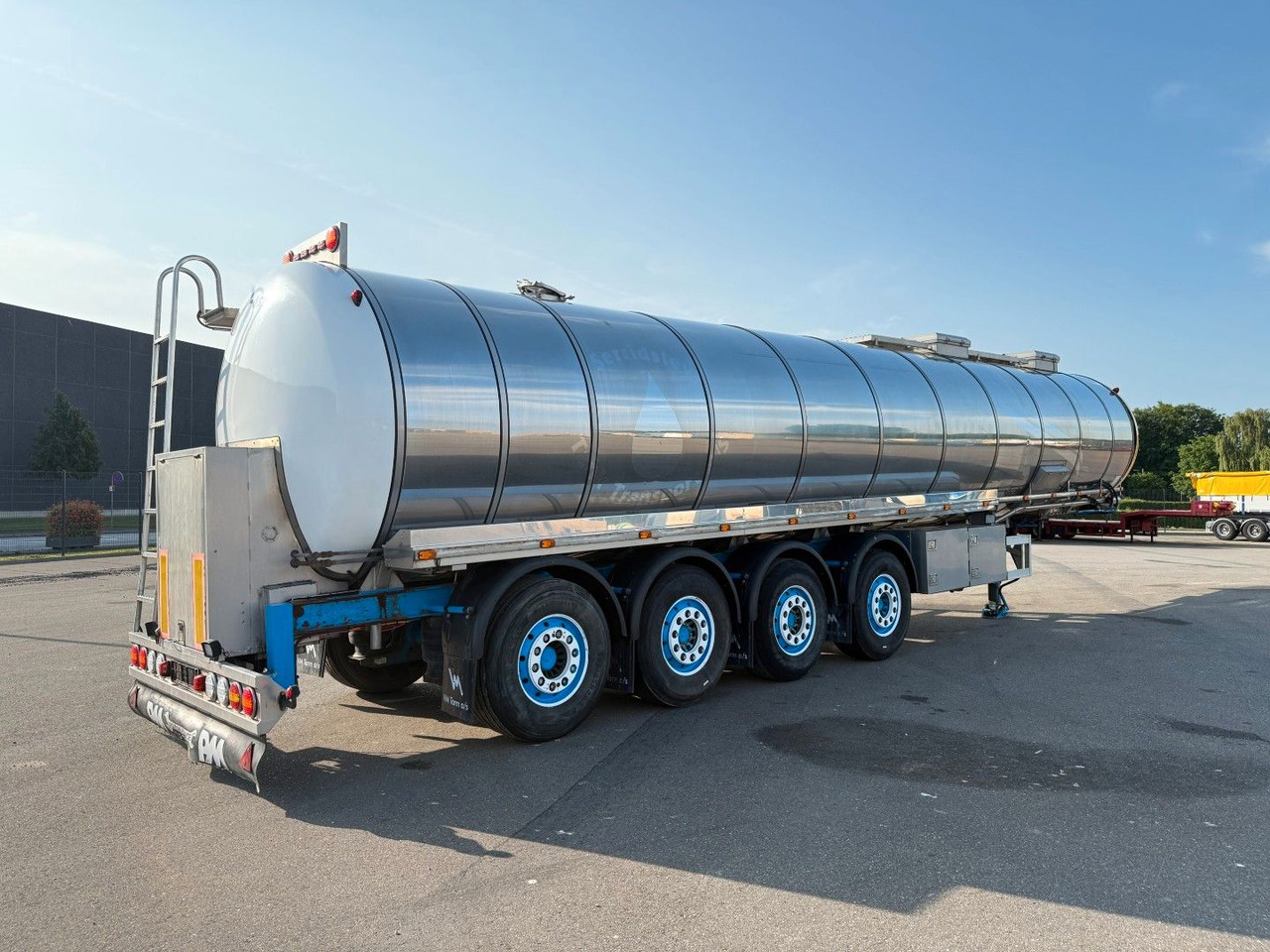 Burg VM Tarm 4 axle 33.000 L Vogelsang - סמיטריילר מכל: תמונה 3 Burg VM Tarm 4 axle 33.000 L Vogelsang - סמיטריילר מכל: תמונה 3