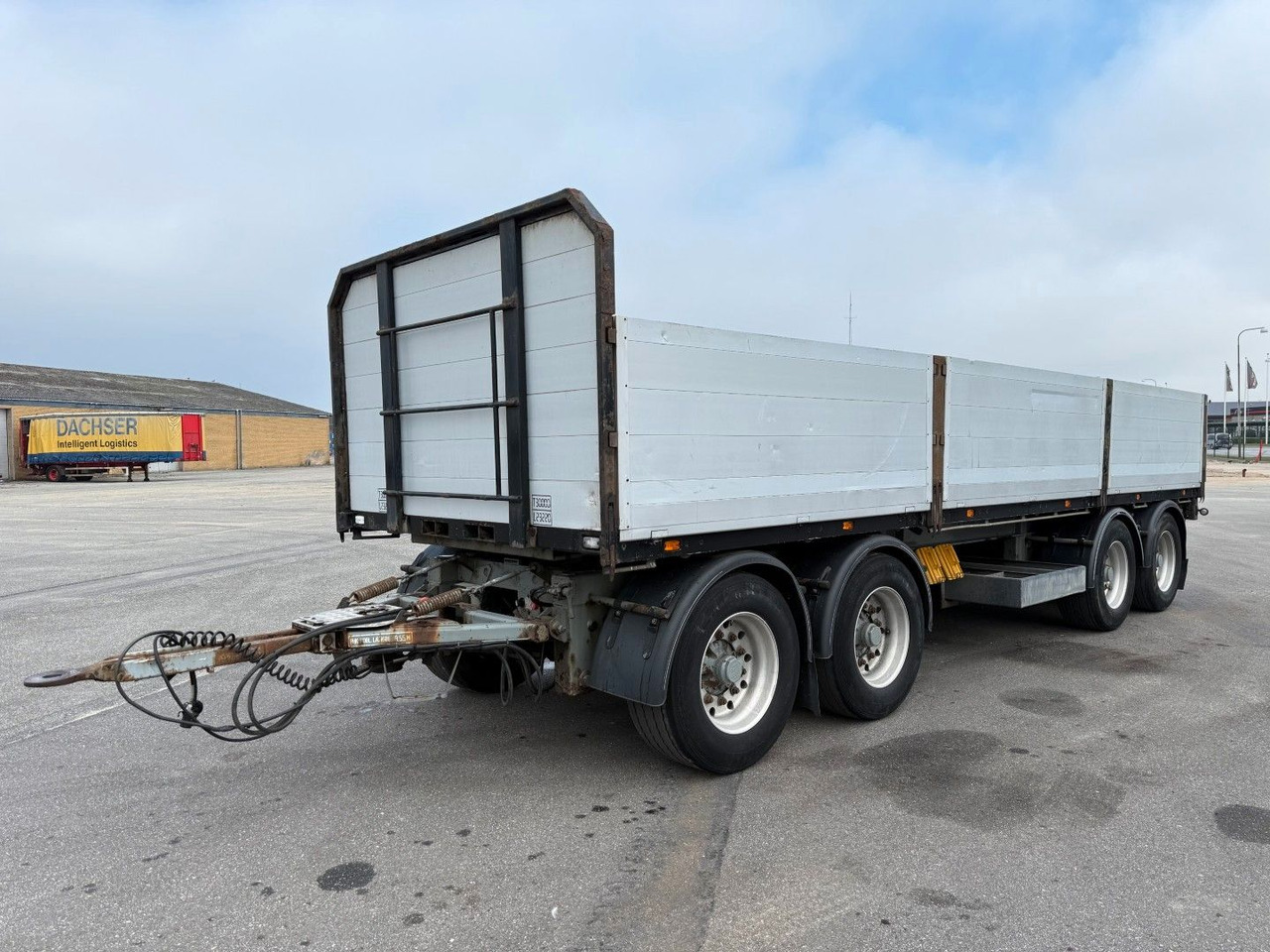 HFR 30 t. 4 axle Platform 8,15 m. - קרון נגרר צד נופל/ שטוח: תמונה 1 HFR 30 t. 4 axle Platform 8,15 m. - קרון נגרר צד נופל/ שטוח: תמונה 1