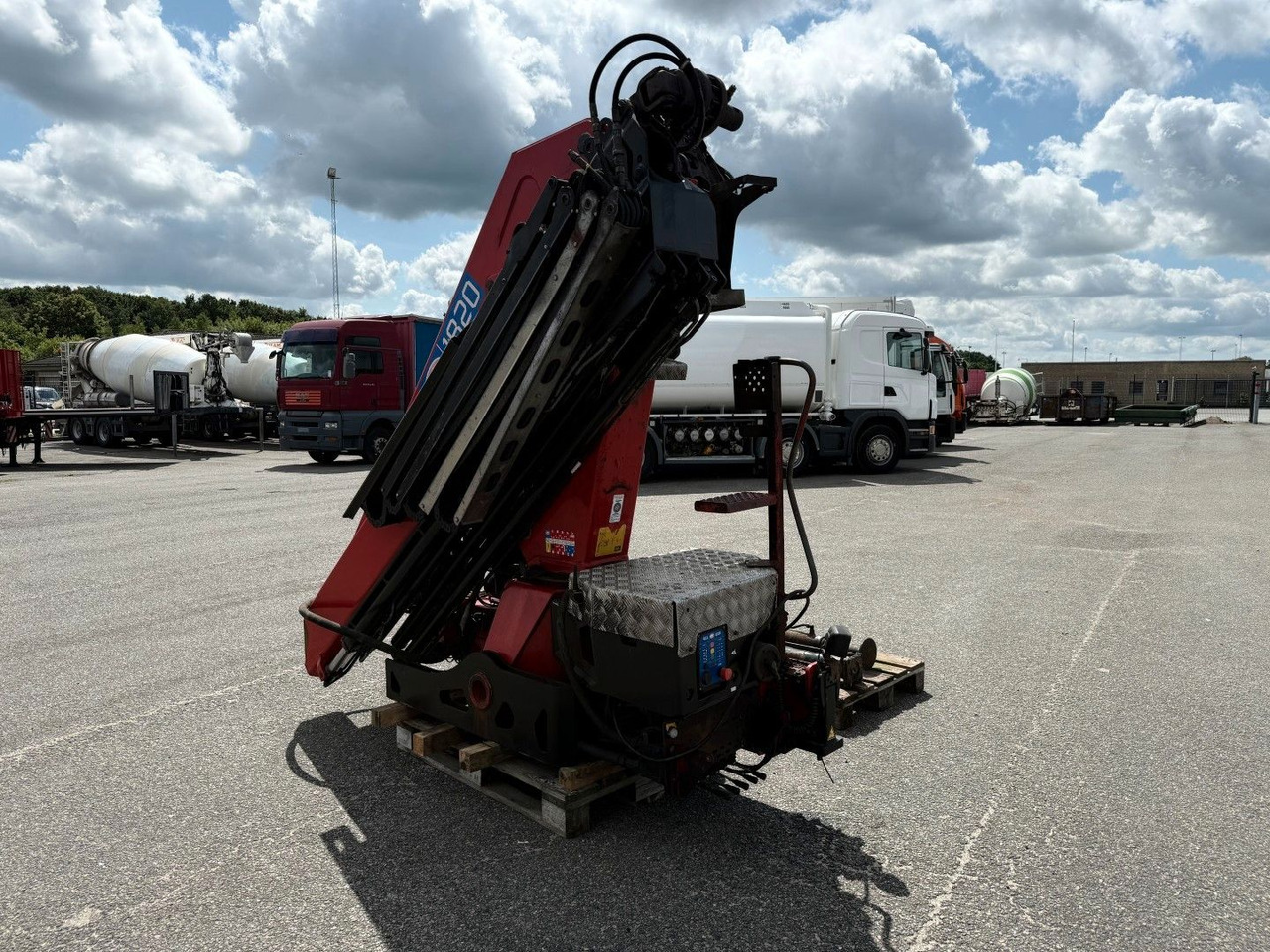 HMF 1820 K4 Remote control / Kran / Crane - משאית מנוף: תמונה 3 HMF 1820 K4 Remote control / Kran / Crane - משאית מנוף: תמונה 3