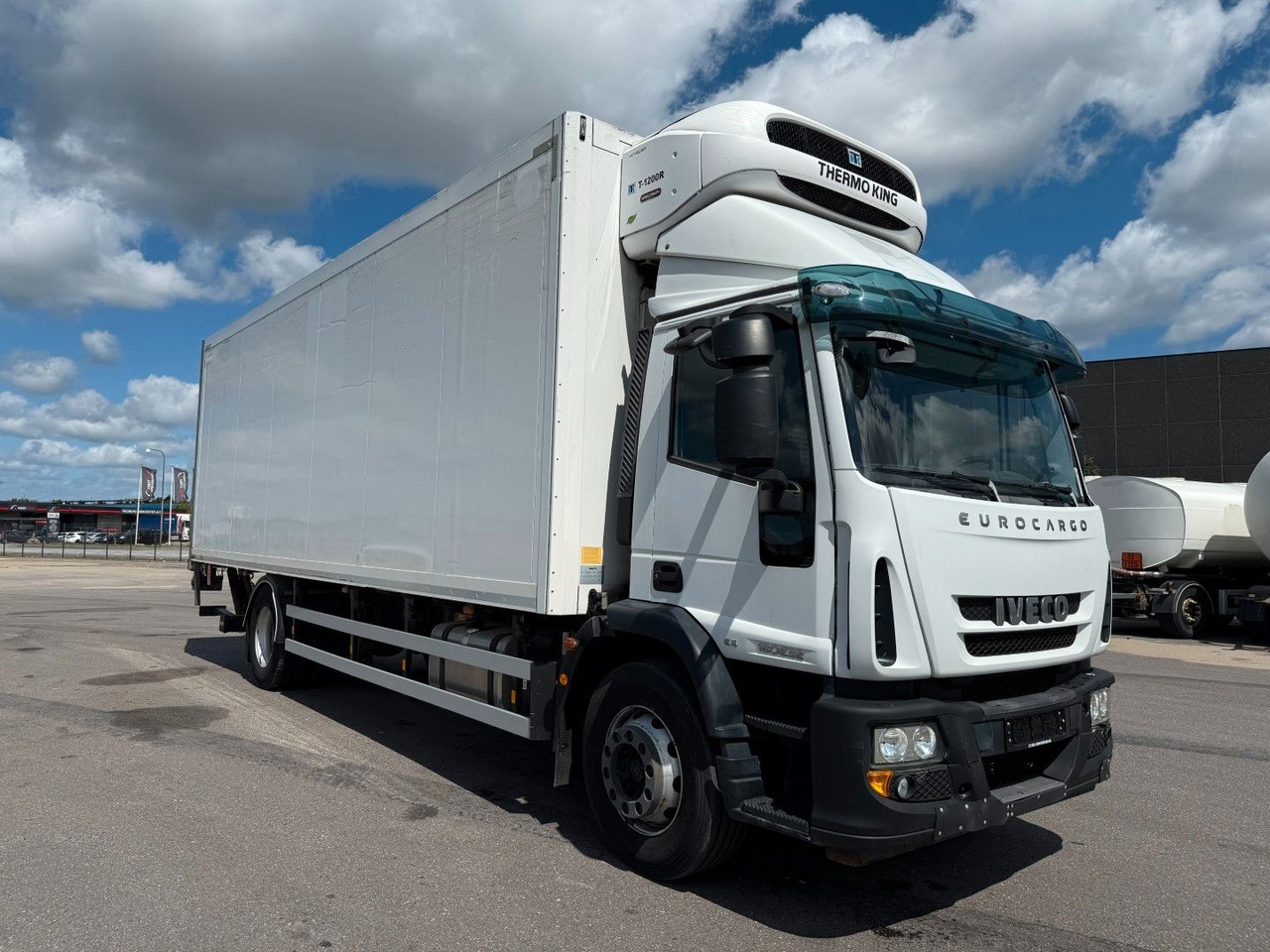 Iveco 180E32 Schmitz / Thermo King T-1200R Spectrum Iveco 180E32 Schmitz / Thermo King T-1200R Spectrum - משאית קירור: תמונה 2 Iveco 180E32 Schmitz / Thermo King T-1200R Spectrum Iveco 180E32 Schmitz / Thermo King T-1200R Spectrum - משאית קירור: תמונה 2