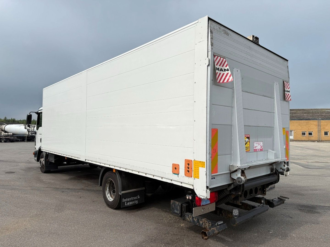 MAN TGL 12.220 4x2 Euro 6 Koffer - משאית תיבה: תמונה 4 MAN TGL 12.220 4x2 Euro 6 Koffer - משאית תיבה: תמונה 4