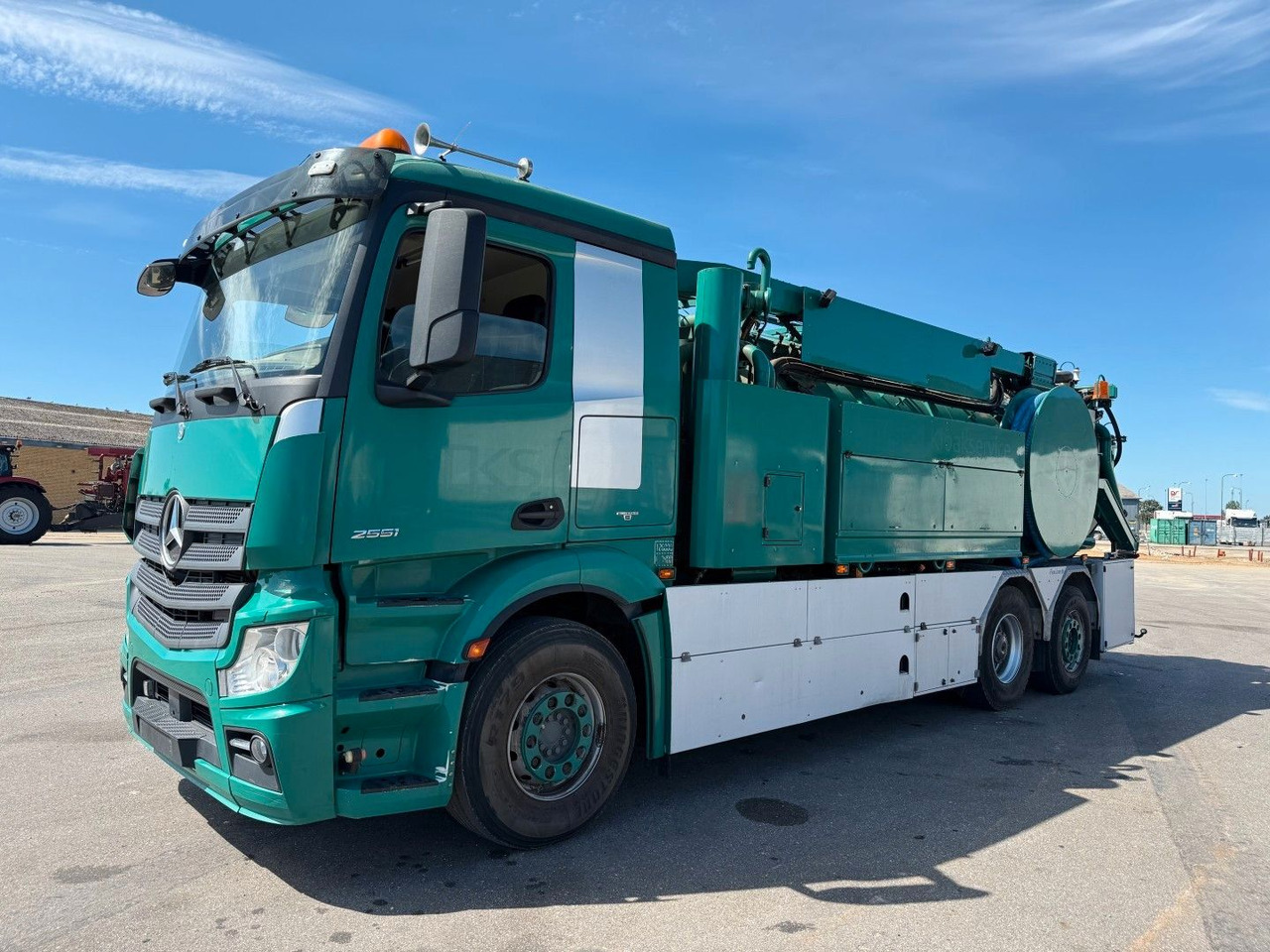 Mercedes-Benz Actros 2551 6x2*4 Hvidtved Larsen Flexline 311 - משאית ואקום: תמונה 1 Mercedes-Benz Actros 2551 6x2*4 Hvidtved Larsen Flexline 311 - משאית ואקום: תמונה 1