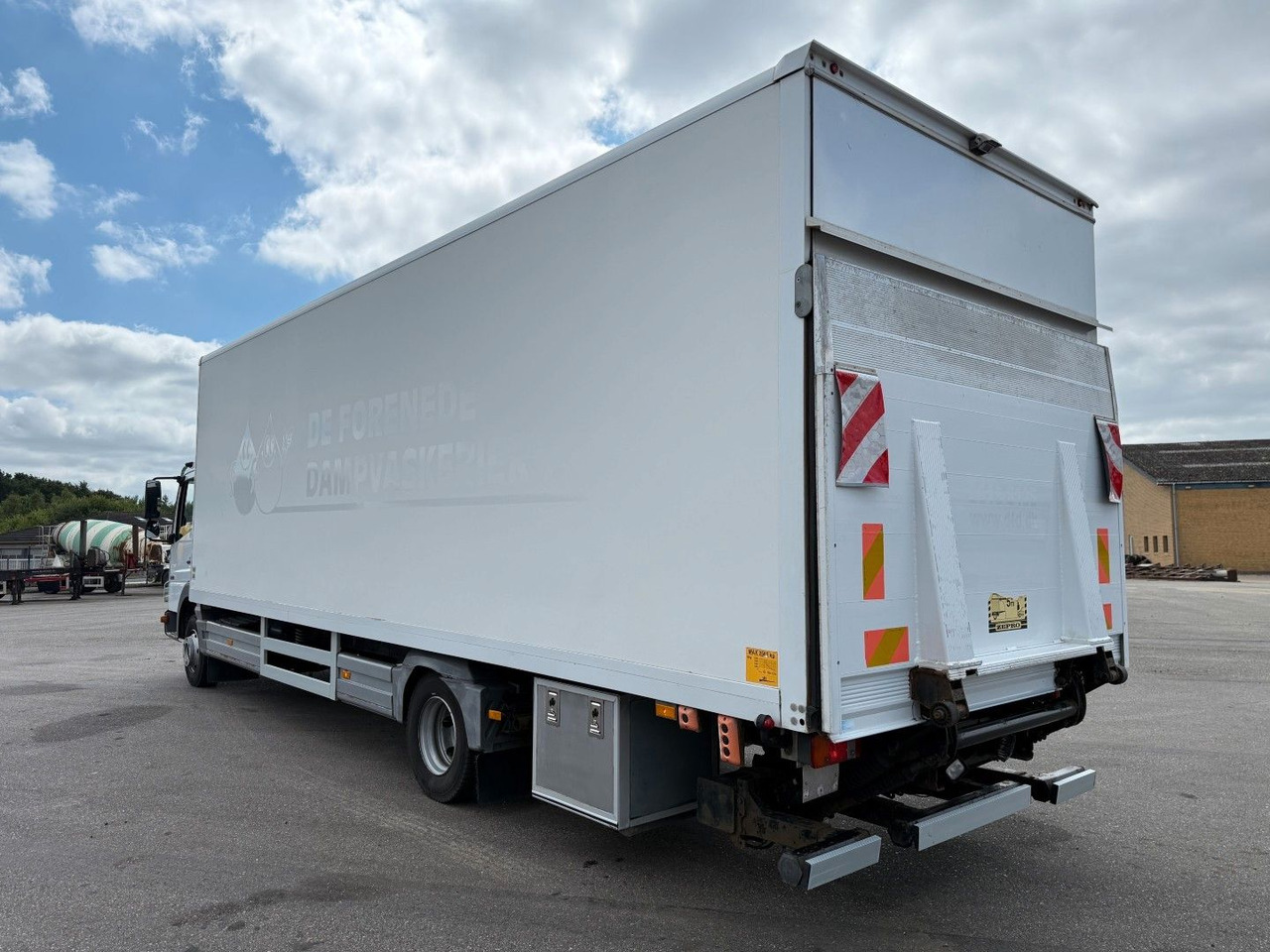 Mercedes-Benz Atego 1218 4x2 Euro 5 8,0 m. koffer - משאית תיבה: תמונה 4 Mercedes-Benz Atego 1218 4x2 Euro 5 8,0 m. koffer - משאית תיבה: תמונה 4