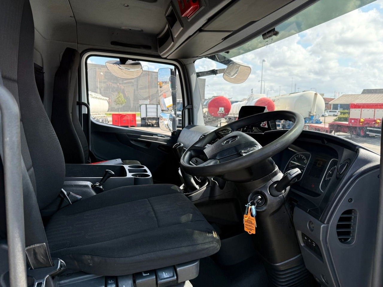 Mercedes-Benz Atego 1323 RHD Euro 6 Hvidtved Larsen Cityflex - משאית ואקום: תמונה 5 Mercedes-Benz Atego 1323 RHD Euro 6 Hvidtved Larsen Cityflex - משאית ואקום: תמונה 5