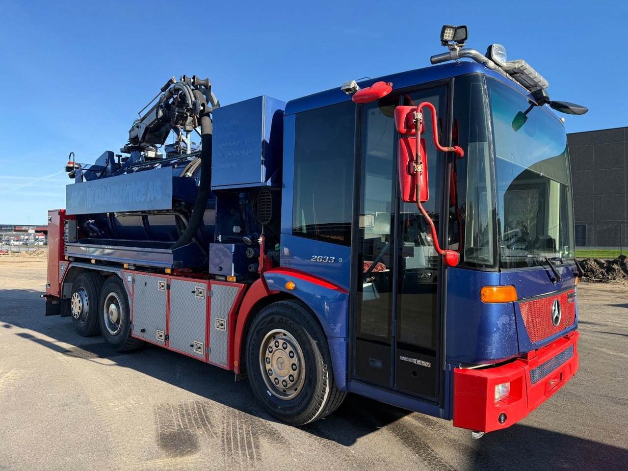 Mercedes-Benz Econic 2633 6x2*4 Hvidtved Larsen SLP309 Euro 5 - משאית ואקום: תמונה 2 Mercedes-Benz Econic 2633 6x2*4 Hvidtved Larsen SLP309 Euro 5 - משאית ואקום: תמונה 2