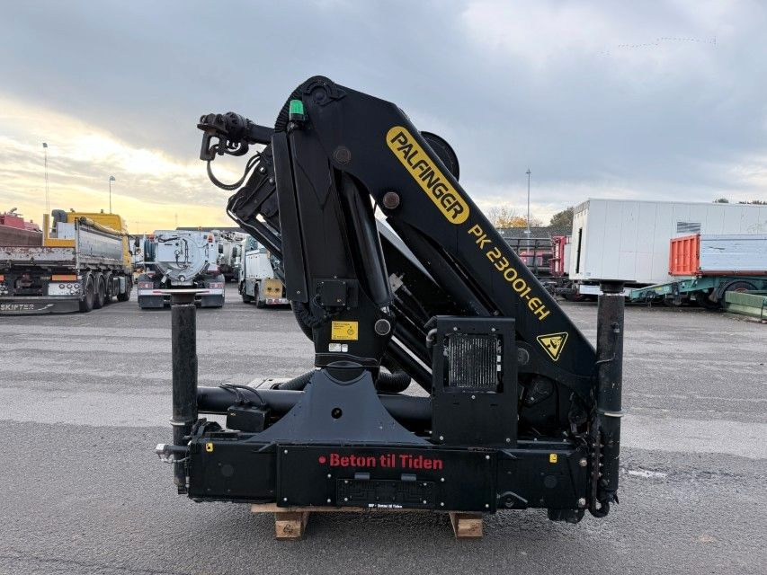 Palfinger PK 23001 EH Radio Remote / Kran / Crane - משאית מנוף: תמונה 1 Palfinger PK 23001 EH Radio Remote / Kran / Crane - משאית מנוף: תמונה 1