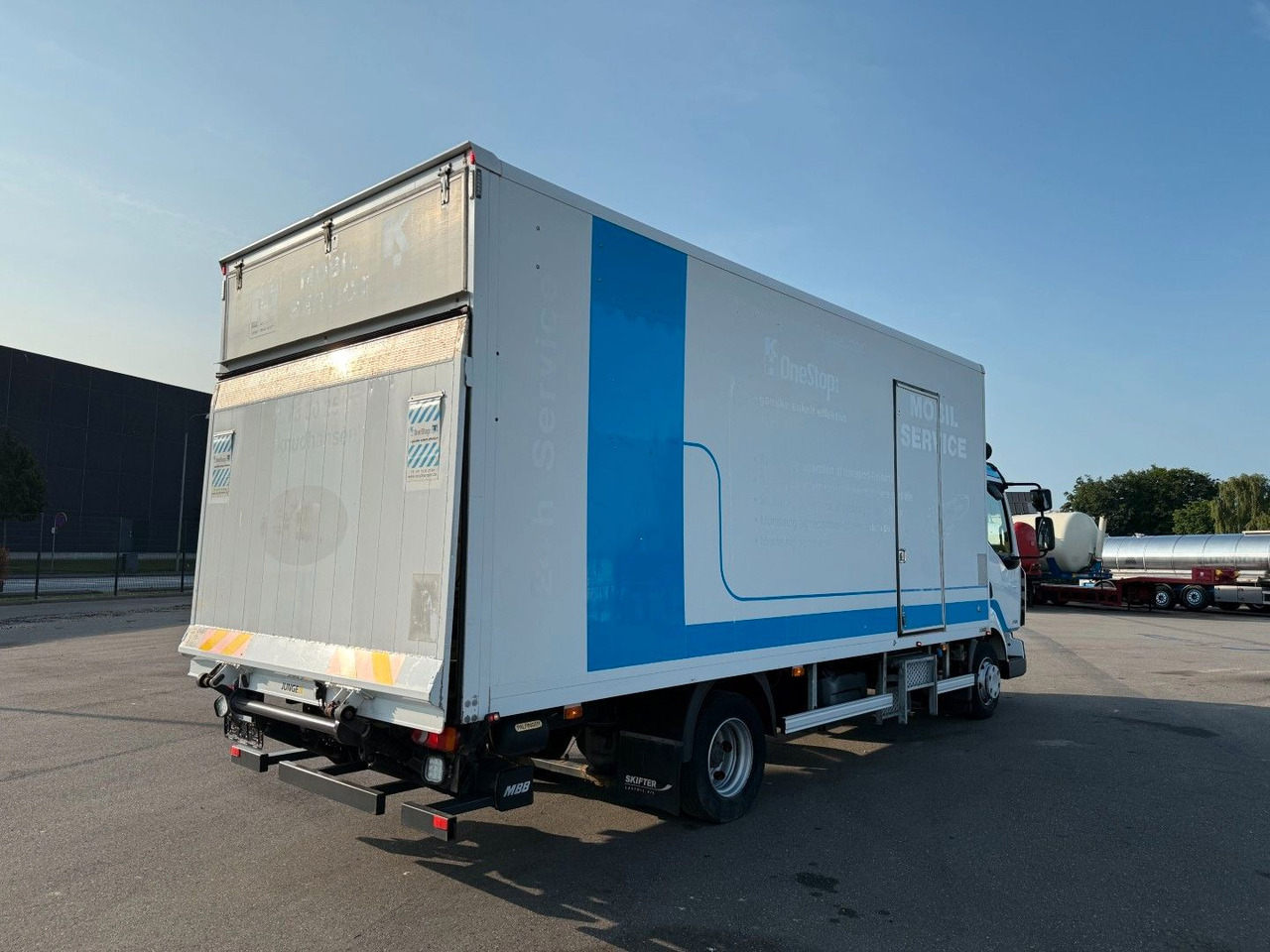 Renault Midlum 220 DXI 4x2 6.0 Box / Koffer - משאית תיבה: תמונה 3 Renault Midlum 220 DXI 4x2 6.0 Box / Koffer - משאית תיבה: תמונה 3